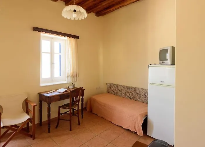 Το Ανώι Του Ζαννή - The Upper Storey *