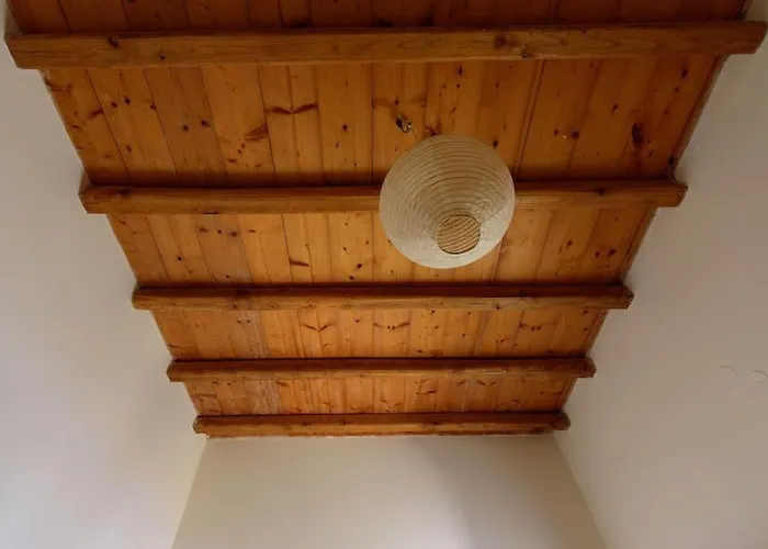 Το Ανώι Του Ζαννή - The Upper Storey