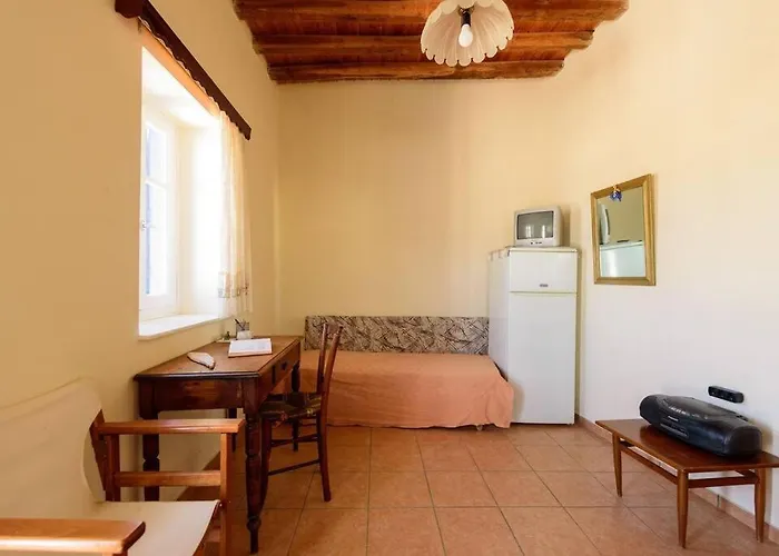 Το Ανώι Του Ζαννή - The Upper Storey