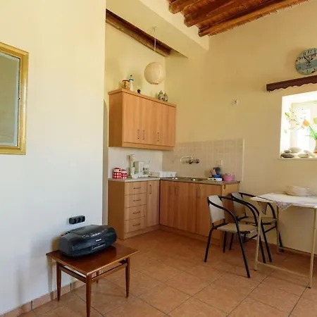 ανώι - The Upper Storey * Kímolos